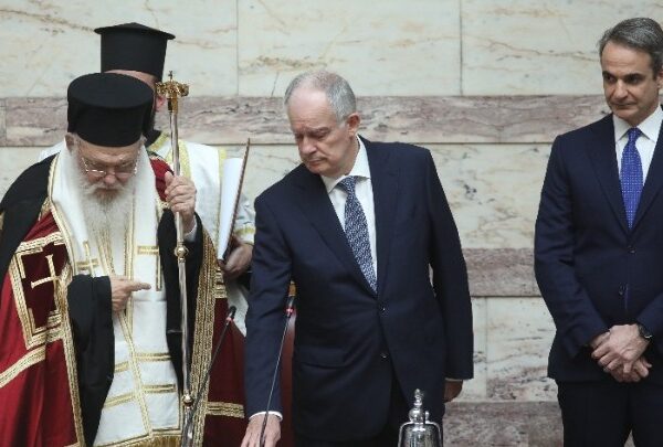 Ορκίστηκε ενώπιον της Εθνικής Αντιπροσωπείας ο νέος Πρόεδρος της Δημοκρατίας