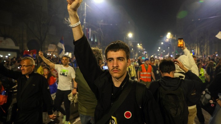 Βελιγράδι: Δεκάδες χιλιάδες στους δρόμους για ”τα δικά τους Τέμπη” ζητούν την&hellip;