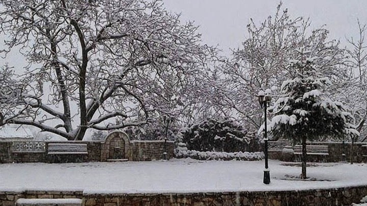 Στους -10,6 βαθμούς έπεσε η θερμοκρασία στο Σέλι – Πυκνές χιονοπτώσεις στο Πήλιο και την Όθρυ