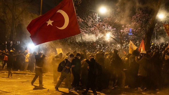 Τουρκία: Συνεχίζονται οι λαϊκές διαμαρτυρίες