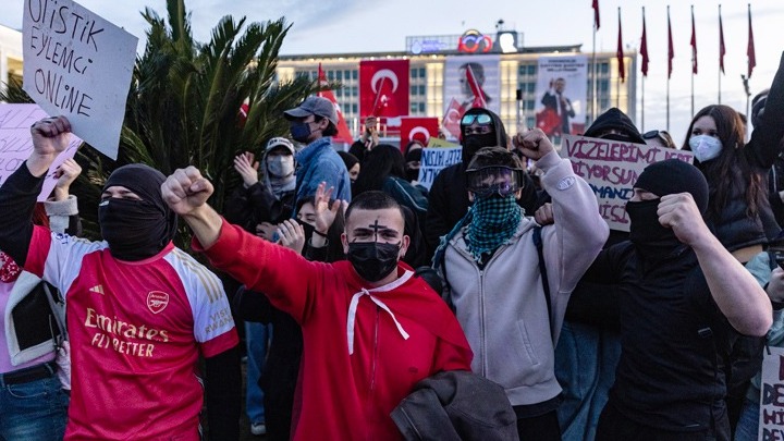 Τουρκία: Η αντιπολίτευση καλεί να γενικευτούν οι μαζικές κινητοποιήσεις