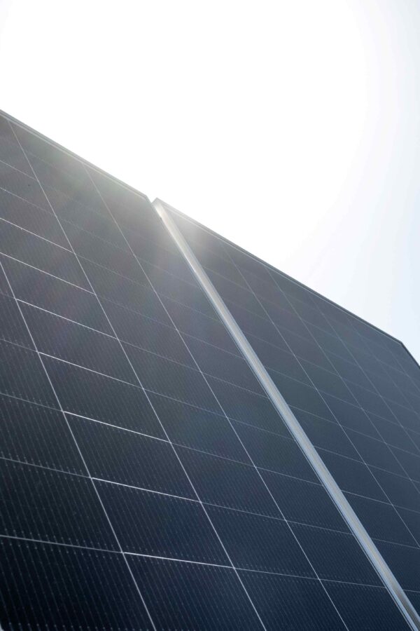 MORE και ΔΕΗ Ανανεώσιμες: Οκτώ φωτοβολταϊκοί σταθμοί συνολικής ισχύος 882,4 MW στη Μακεδονία έλαβαν οριστική προσφορά σύνδεσης με το δίκτυο