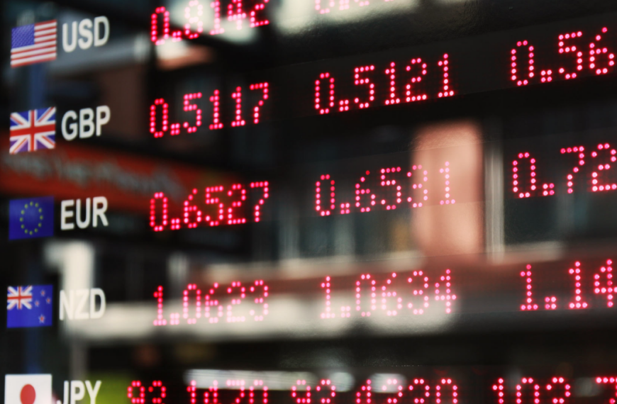 Δασμοί Τραμπ: Πλήττουν όλες τις εθνικές οικονομίες αλλά περισσότερο την αμερικανική – «Τρικυμία» και στη ναυτιλία