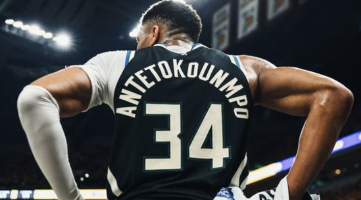 Τα 4 νέα ρεκόρ του Αντετοκούνμπο στα playoffs