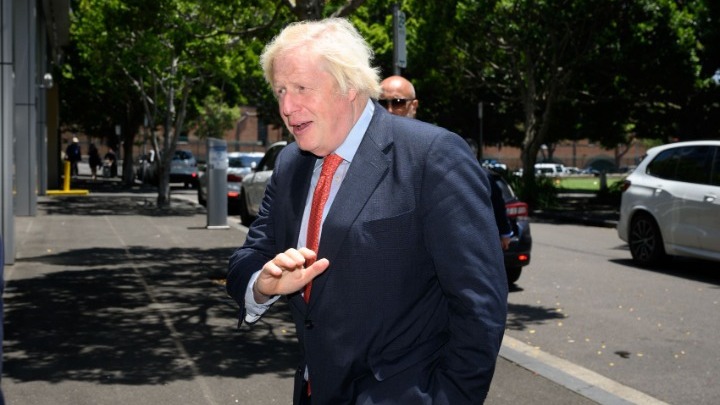 Ο Μπόρις Τζόνσον επικρίνει τα σχέδια προβολής της σειράς «Adolescence» σε όλα τα&hellip;