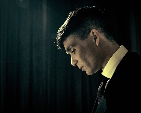 «Peaky Blinders: The Immortal Man»: Ο Τόμι Σέλμπι επιστρέφει στη μεγάλη οθόνη (vid)