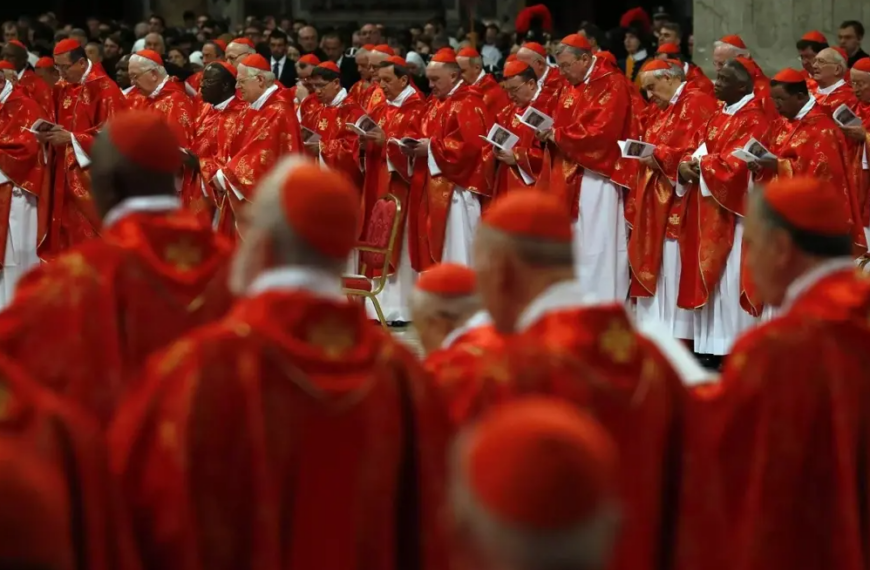 Μάριος Μπέγζος / Εκκλησία με ή χωρίς Δημοκρατία; 