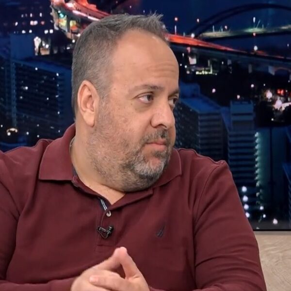 Απόλυση Γενιδούνια: Πολιτική φίμωση καταγγέλλει η αντιπολίτευση