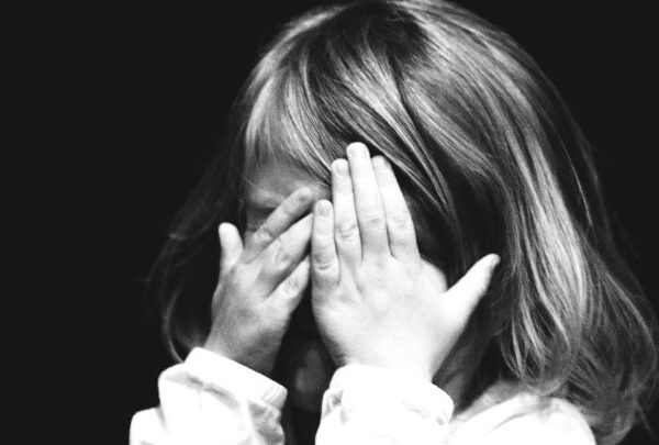 Μύθοι και αλήθειες γύρω από την κακοποίηση ενός παιδιού