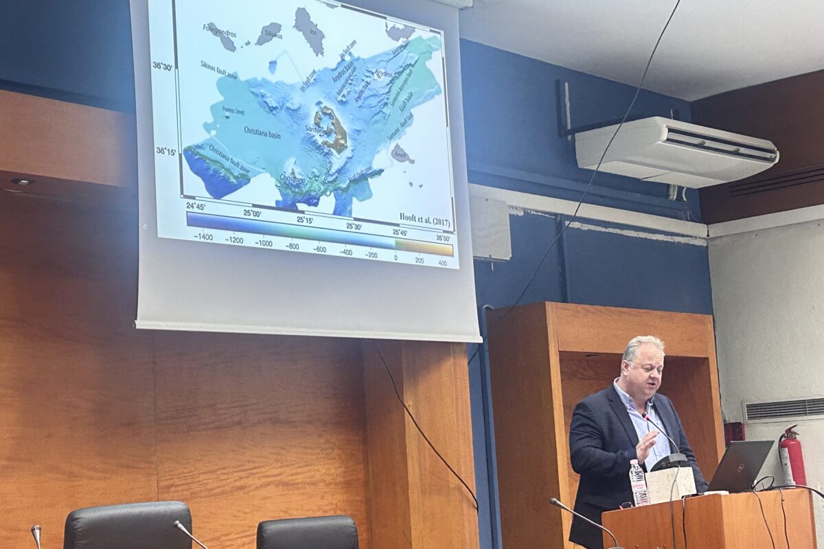 Παπαζάχος: Ποιο είναι το χειρότερο που μπορεί να συμβεί βραχυπρόθεσμα στο Ηφαίστειο της&hellip;