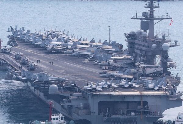 Οι ΗΠΑ στέλνουν δεύτερο αεροπλανοφόρο στη Μέση Ανατολή