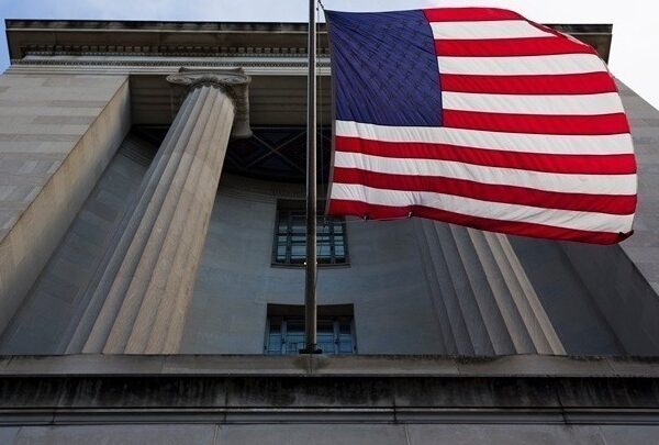 Η πρώτη «μετωπική» σύγκρουση Τραμπ – Πάουελ – Fed: Οι νέοι δασμοί&hellip;