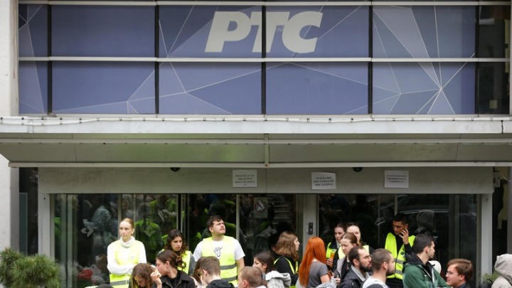 “Μαύρο” στη δημόσια τηλεόραση της Σερβίας λόγω αποκλεισμού της από φοιτητές
