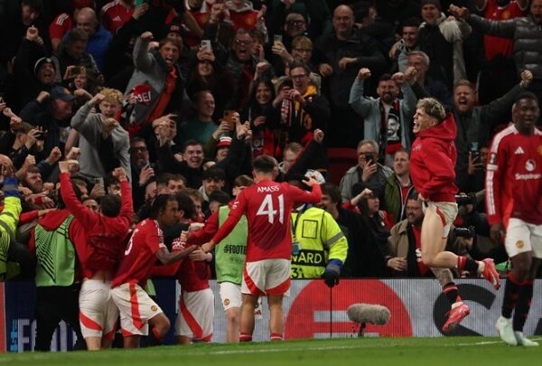 «Μυθική» πρόκριση της Μάντσεστερ Γιουνάιτεντ