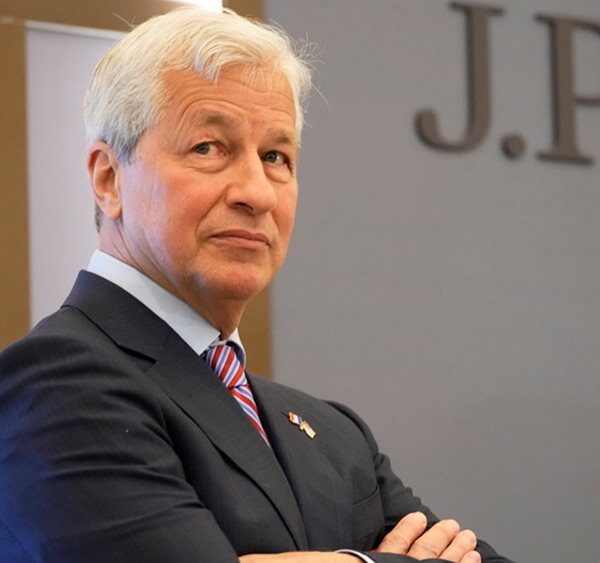 Τζέιμι Ντάιμον: «Η AI θα καταργήσει δουλειές – αλλά οι ευκαιρίες θα είναι άφθονες για όσους έχουν τις σωστές δεξιότητες»