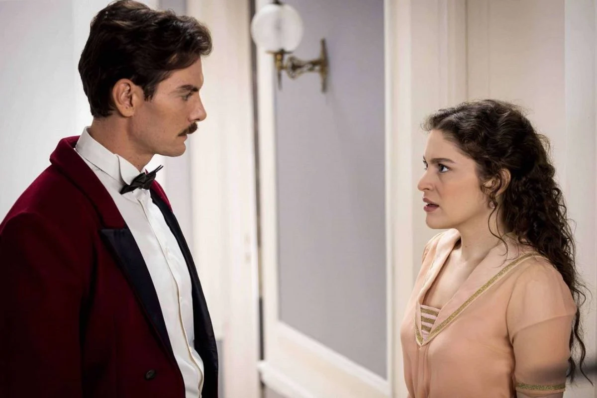 Τηλεοπτική Κριτική: Grand Hotel στον ΑΝΤ1 – Μυστήριο και ένταση στην Αθήνα του 1925