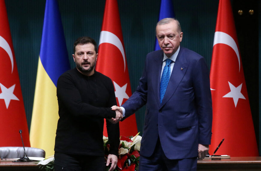 Ουκρανία: Στο τραπέζι της Κωνσταντινούπολης χωρίς Πούτιν και Τραμπ