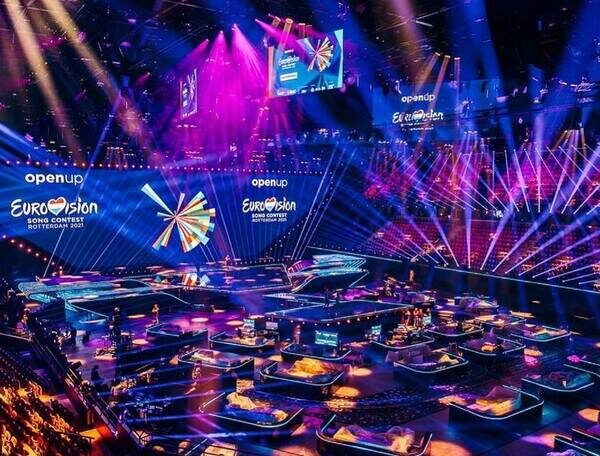 Οι ψηφοφορίες στη Eurovision: Γκρίνιες, χαχανητά και… φιλαράκια