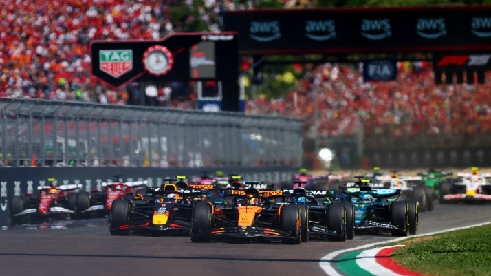 Ο Φερστάπεν «έσπασε» την κυριαρχία της McLaren και κέρδισε την Ίμολα