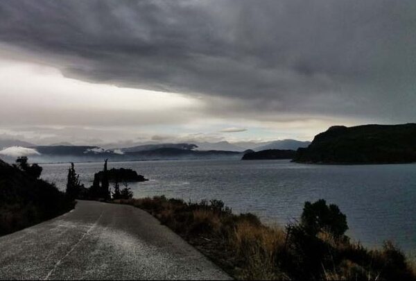 Καιρός: Υψηλές θερμοκρασίες για την εποχή και ενισχυμένοι νοτιάδες