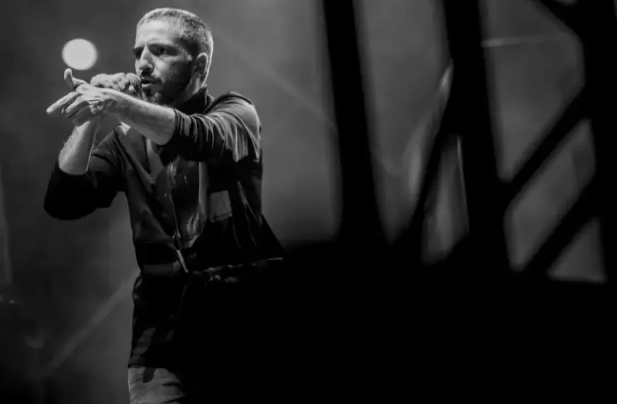 ΛΕΞ: Κάποιοι τον αγαπούν, κάποιοι αγαπούν να τον μισούν και κάποιοι απλά περιμένουμε την ημέρα της συναυλίας του