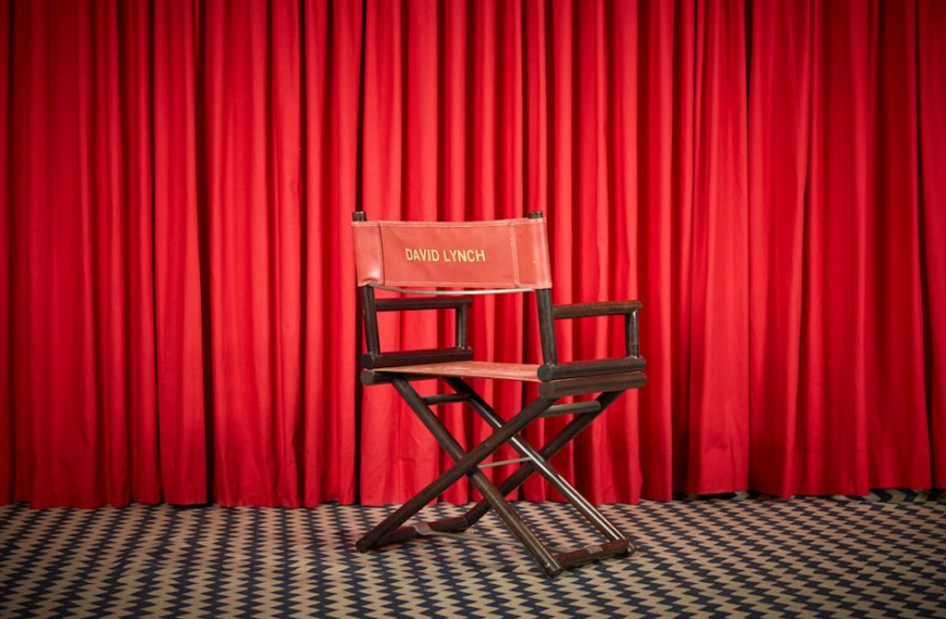 Στο σφυρί ο κόσμος του Ντέιβιντ Λιντς