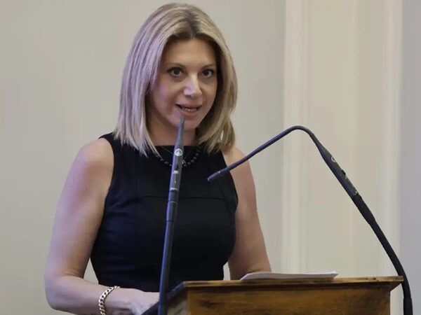 Την παραίτηση της Καρυστιανού ζητά το ΔΣ του Συλλόγου Θυμάτων των Τεμπών