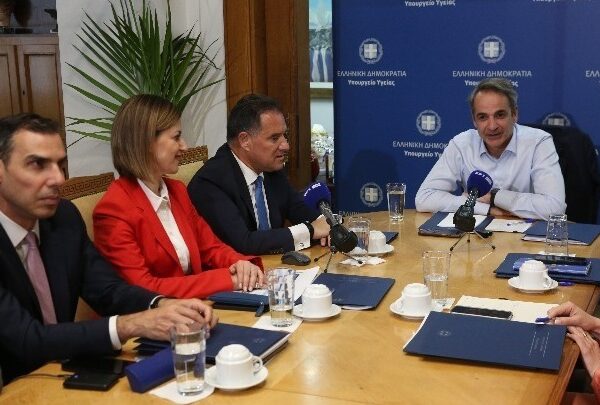 Μητσοτάκης: Νέος τηλεφωνικός αριθμός, 1566, για οποιαδήποτε απορία σχετικά με το ΕΣΥ