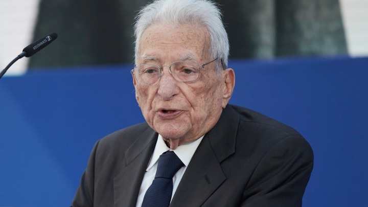 Πέθανε ο πρέσβης Πέτρος Μολυβιάτης