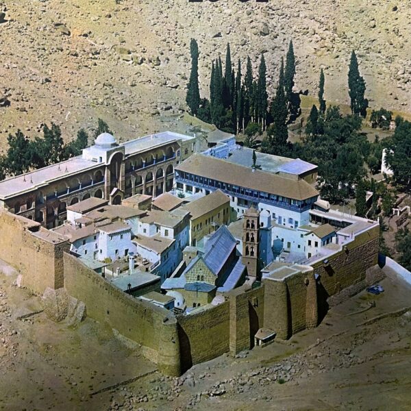 Στην κόψη του ξυραφιού η Μονή Σινά