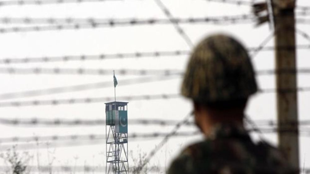 Κλιμακώνεται η σύγκρουση Ινδίας-Πακιστάν με νέες συγκρούσεις τη νύχτα