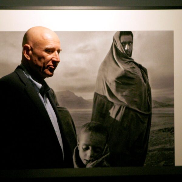 Σεμπαστιάο Σαλγκάδο: Ο φωτορεπόρτερ που έκανε την ανθρώπινη τραγωδία και τη φύση&hellip;