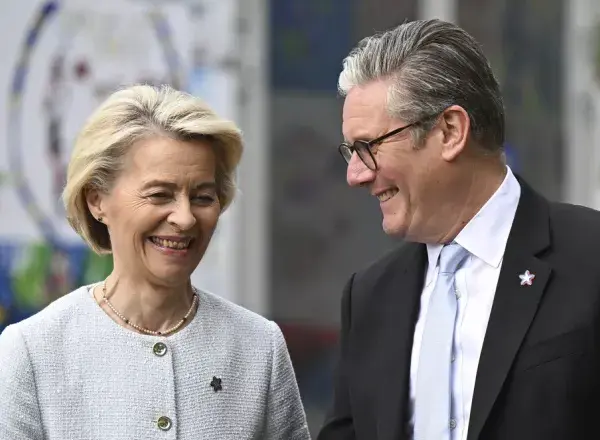 Ιστορική σύνοδος μετά το Brexit: Νέα εποχή στις σχέσεις ΕΕ–Βρετανίας