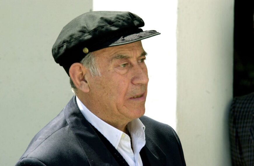 Η άγνωστη συνάντηση του νέου Πάπα Λέοντα ΙΔ’ με τον Θανάση Βέγγο στην Κολομβία – Μαρτυρία της Βαρβάρας Δούκα