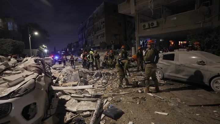 Τέσσερις νεκροί από ιρανική πυραυλική επίθεση στο Ισραήλ – Σε ισχύ η&hellip;