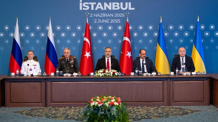 Κωνσταντινούπολη: Δεύτερος… ωριαίος γύρος συνομιλιών Ρωσίας–Ουκρανίας χωρίς συμφωνία για κατάπαυση του πυρός