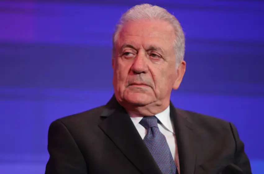 Αβραμόπουλος κατά αποστολής πολεμικών πλοίων στη Λιβύη: «Θέλετε…