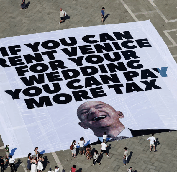 Γάμος στη Βενετία με άρωμα Amazon: Η προκλητική επίδειξη πλούτου έφερε… τρικυμία&hellip;