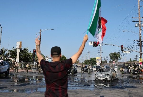 Μεγάλες ταραχές στο Λος Άντζελες: Η κυβέρνηση Τραμπ αναπτύσσει 2.000 μέλη της Εθνοφρουράς