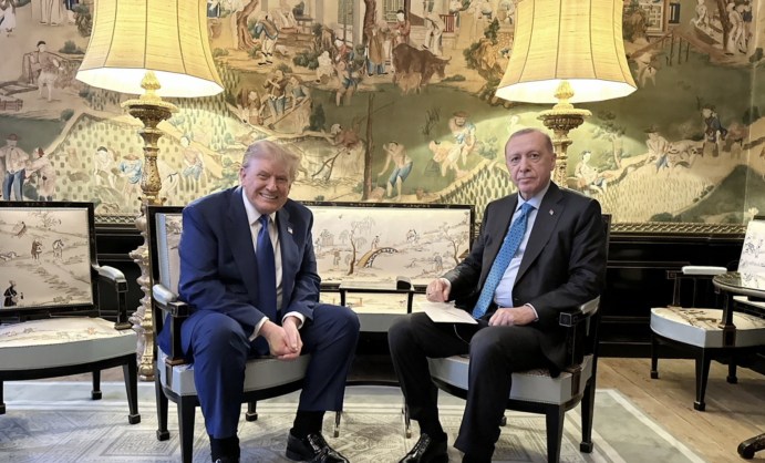 Τετ-α-τετ του «απομονωμένου» Ερντογάν με τον Τραμπ με φόντο τη Γάζα, την&hellip;