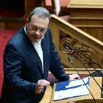 Φάμελλος στη Βουλή: «Το καθεστώς Μητσοτάκη μπάζωσε την αλήθεια για τα Τέμπη»