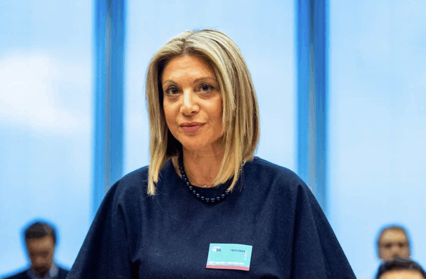 Μαρία Καρυστιανού: «Να πάρουμε πίσω το οξυγόνο» – 1,3 εκατ. υπογραφές για την αναθεώρηση του Συντάγματος και την κατάργηση της ασυλίας των βουλευτών