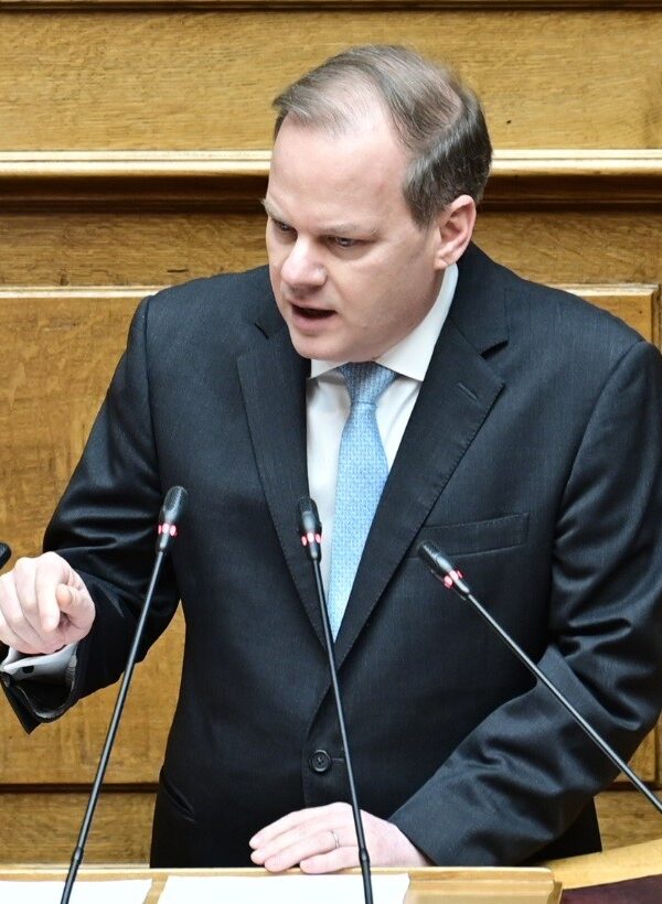 Ξεκινούν σήμερα οι εργασίες της Προκαταρκτικής Επιτροπής της Βουλής – Υπόμνημα Κ. Αχ. Καραμανλή