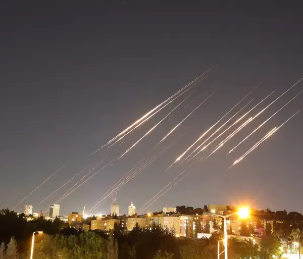 Θρίλερ με «ιρανικούς πυραύλους» προς Κύπρο: Ανακοίνωση υπουργού Άμυνας της Βρετανίας, διάψευση Λευκωσίας