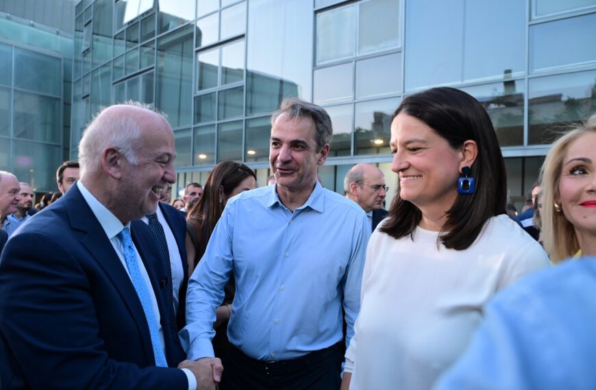 Μητσοτάκης: «Κάτι αλλάζει στην Ελλάδα – Η αγορά εργασίας γίνεται γέφυρα επιστροφής και προοπτικής»