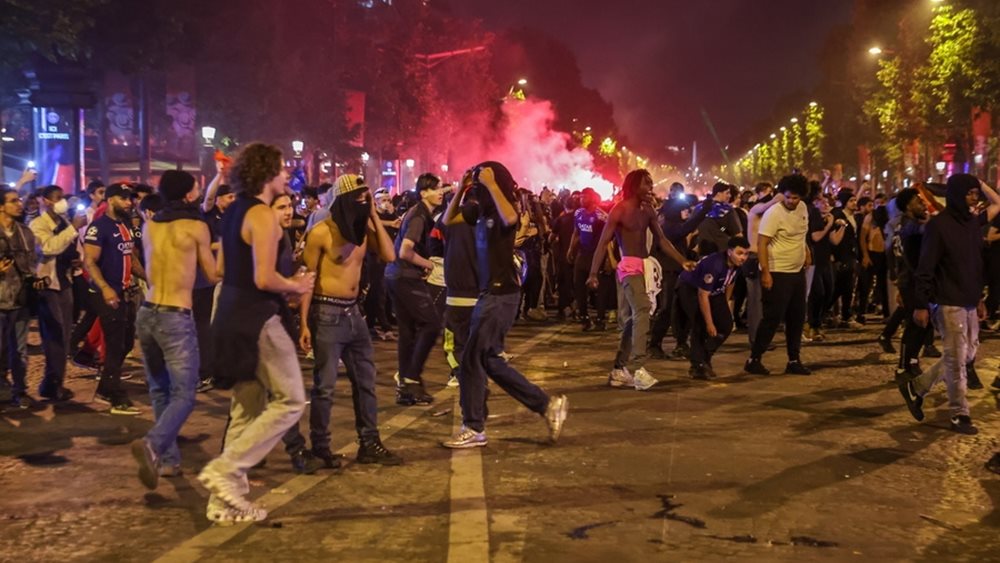 Θρίαμβος και Τραγωδία: Η νίκη της Παρί Σεν Ζερμέν επισκιάστηκε από βίαια επεισόδια με 2 νεκρούς