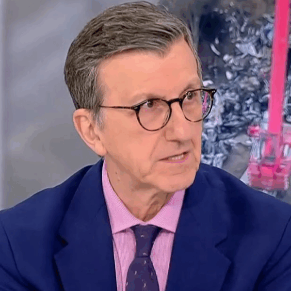 Σημαίες, ύβρεις και τα όρια της δημοσιογραφικής δεοντολογίας: Η δημόσια αντιπαράθεση Πορτοσάλτε&hellip;