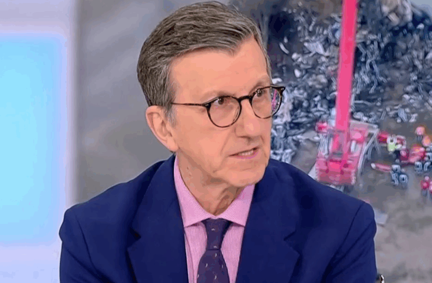 Σημαίες, ύβρεις και τα όρια της δημοσιογραφικής δεοντολογίας: Η δημόσια αντιπαράθεση Πορτοσάλτε με την ΕΣΗΕΑ