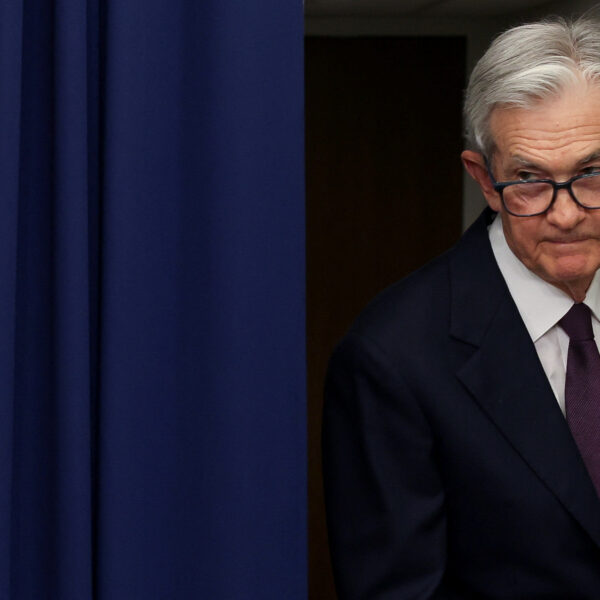 Κωνσταντίνος Βέργος / Η σύγκρουση Τραμπ–Πάουελ και οι κίνδυνοι για την παγκόσμια&hellip;