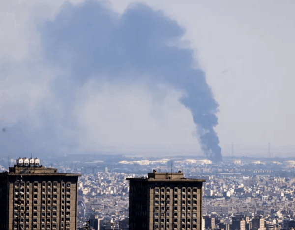 Σφοδρές ισραηλινές αεροπορικές επιθέσεις στο Ιράν – Απάντηση της Τεχεράνης με τους&hellip;